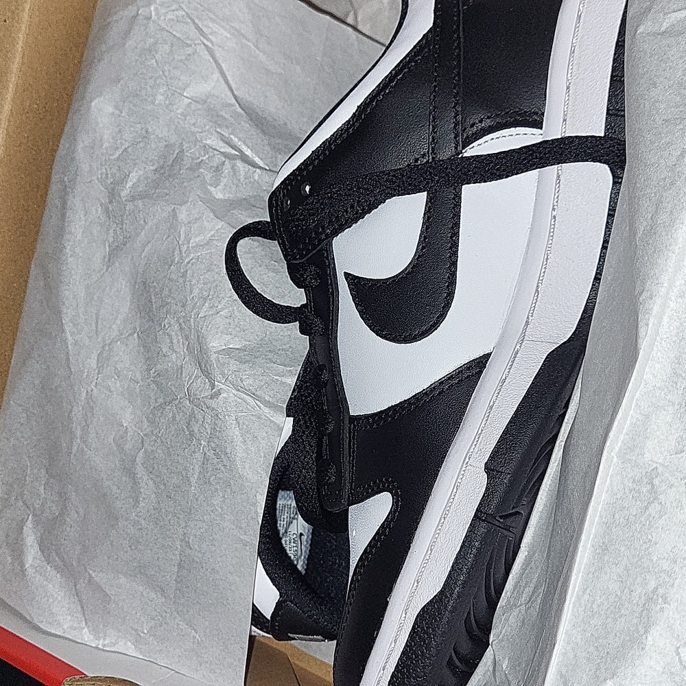 Nike Dunks Pandas 🐼  Size 5Y